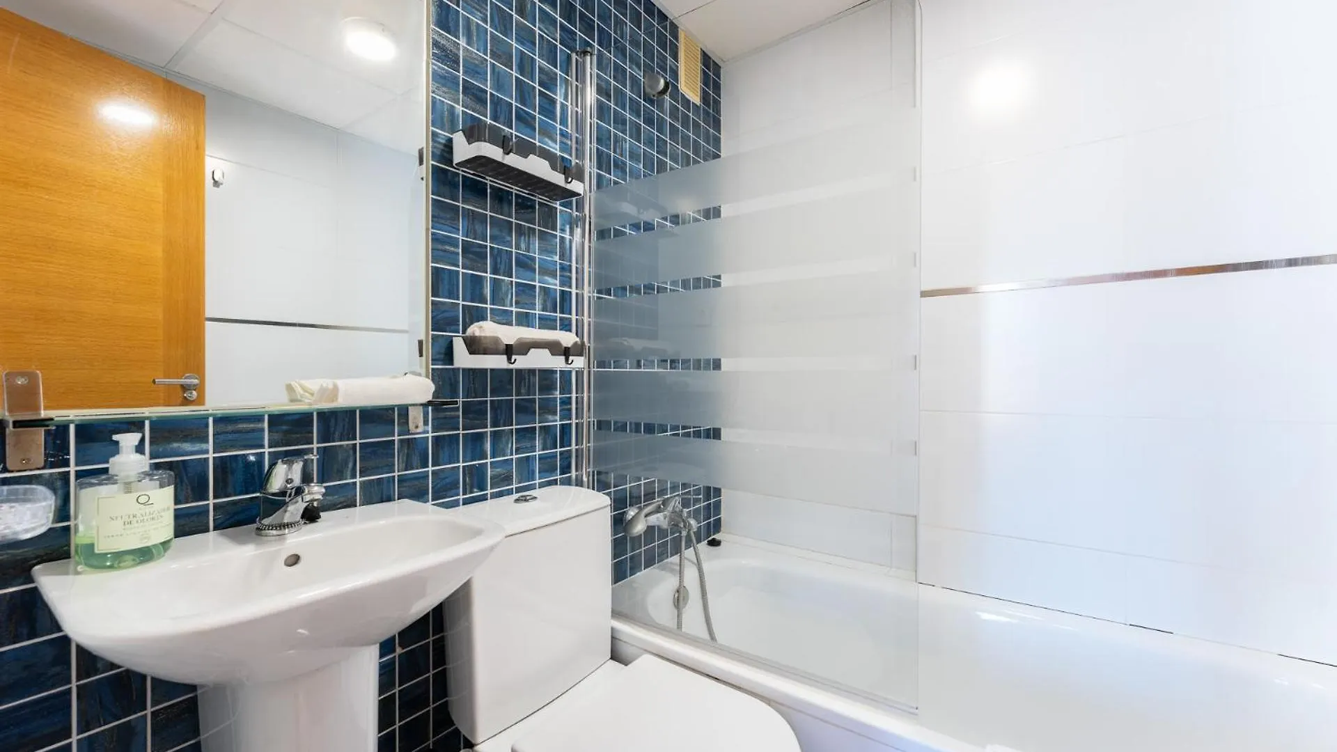 Ct 378 - Faro'S Malaga Citycenter - Cityapartment For 4 With Parking شقة