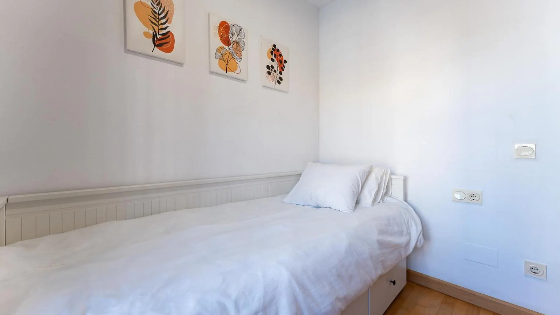 Ct 378 - Faro'S Malaga Citycenter - Cityapartment For 4 With Parking شقة
