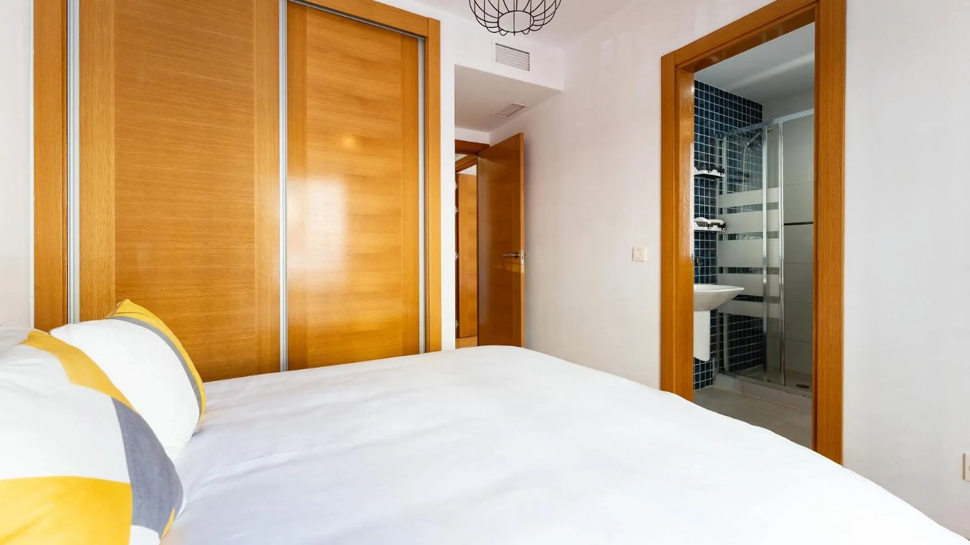Ct 378 - Faro'S Malaga Citycenter - Cityapartment For 4 With Parking شقة